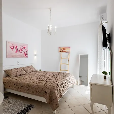 Lydia's East Appartement