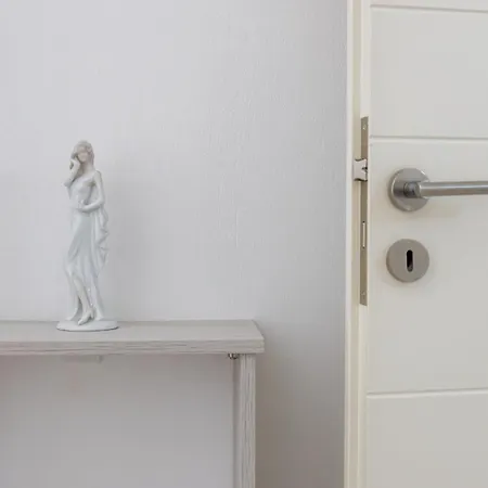 Lydia's East アパート *