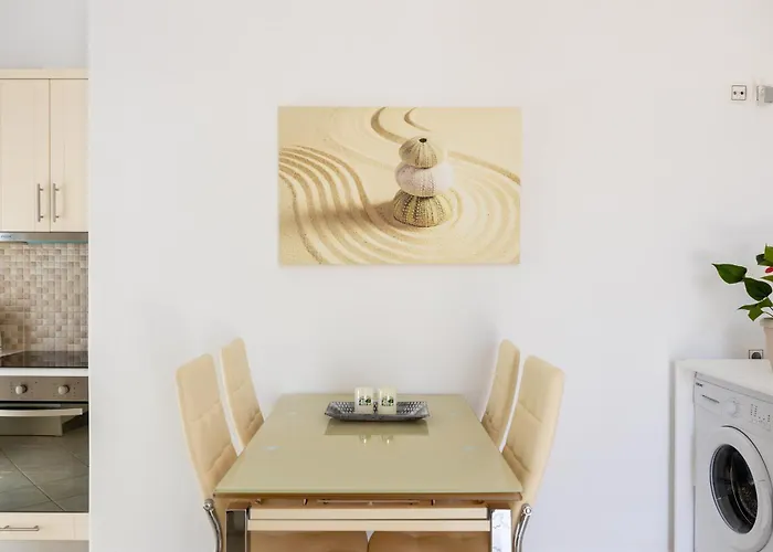 Lydia's East 아파트 Alikí