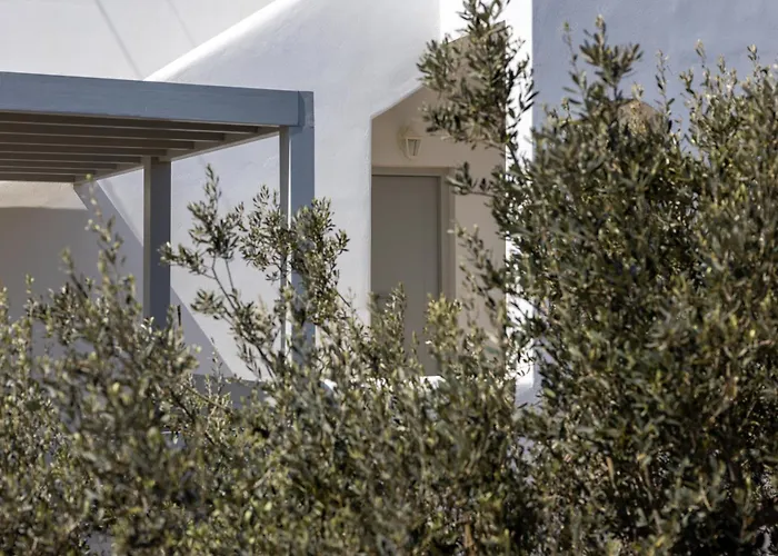 Lydia's East * Alikí